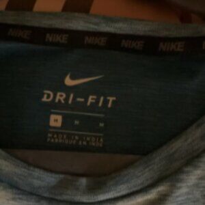 #18 Nike Dri-FIT Sleeveless Training Shirt Men’s Medium Blue Heather